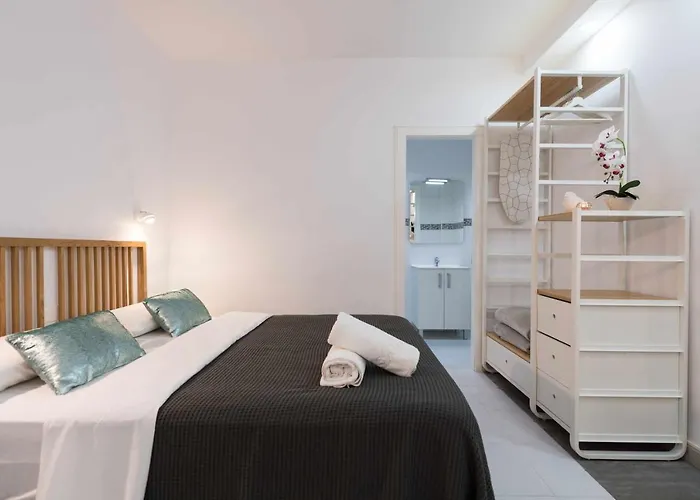 Apartament Mcd Roca *